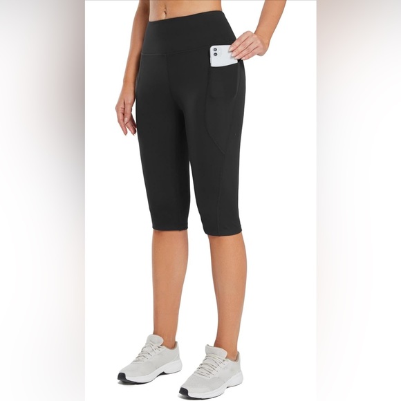 BALEAF Women's Capris with Pockets Knee Length Capri Leggings High Waisted - Picture 1 of 9